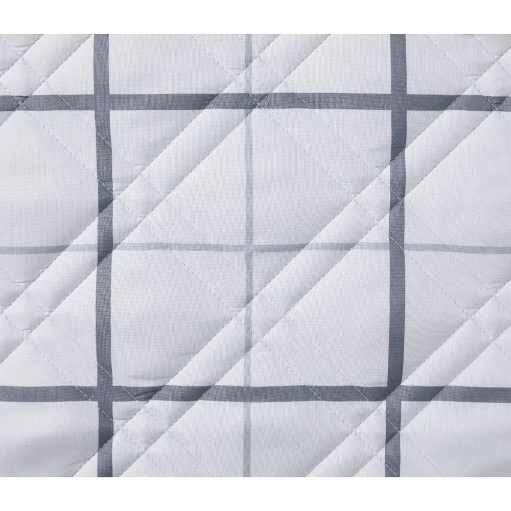 NEW Mainstays Gray Reversible Plaid Quilted Bedding Quilt Queen